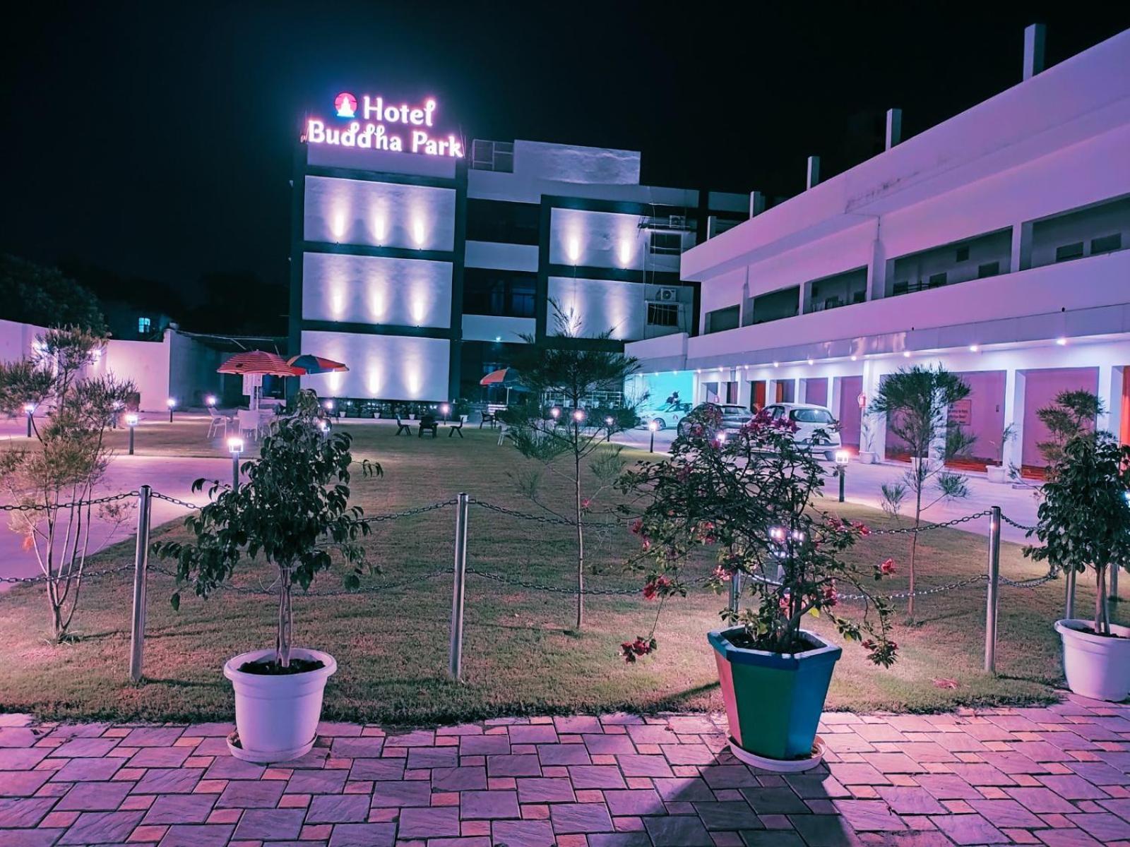 Hotel Buddha Park, Paharia, Waranasi Zewnętrze zdjęcie
